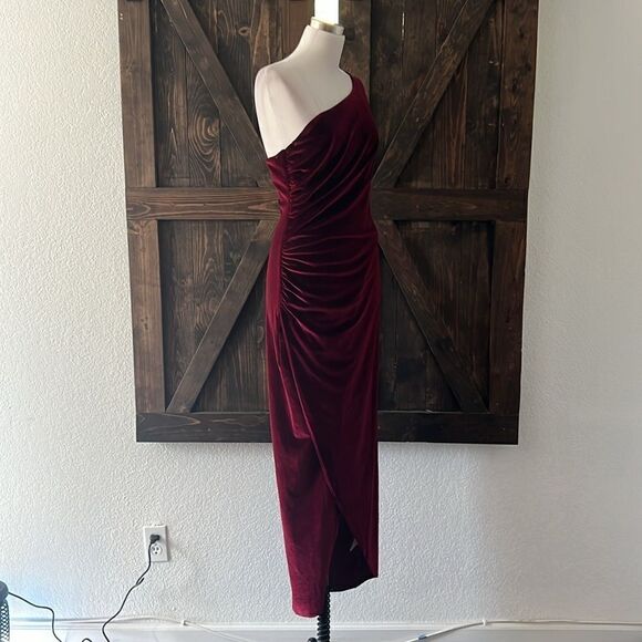 NWT L'VOW STUDIO Elegant Ruched Velvet One Shoulder High Waist Side Slit Bodycon - Picture 8 of 13
